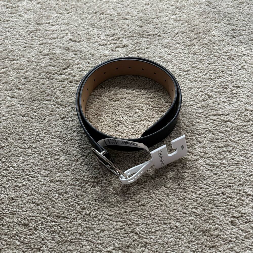NWT Calvin Klein Black Leather Belt Women’s Size Medium w/ Silver Hardware